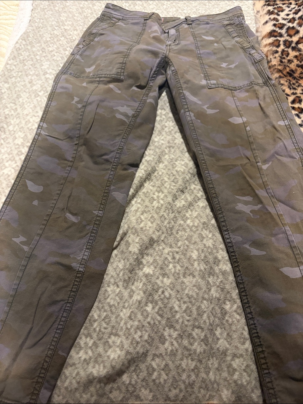 Anthropologie Camo wanderer Pants in Olive and Gray